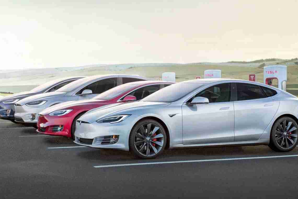 Tesla дозволила заряджати будь-які електромобілі на станціях Supercharger