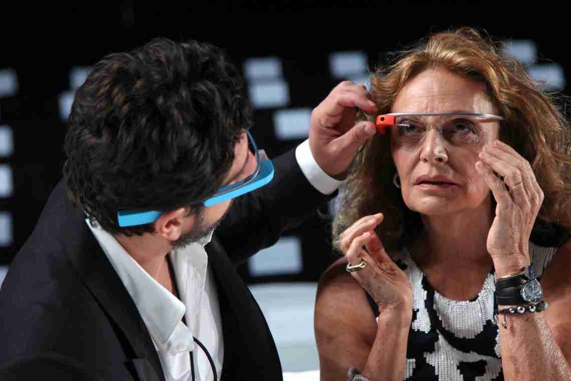 Надійшла в продаж дизайнерська версія Google Glass від Діани фон Фюрстенберг "