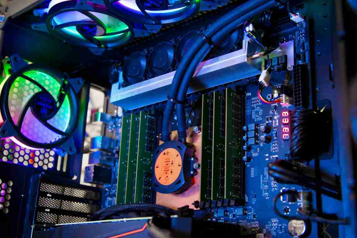 Intel представила процесори Xeon W-3300 - величезні Ice Lake для потужних робочих станцій