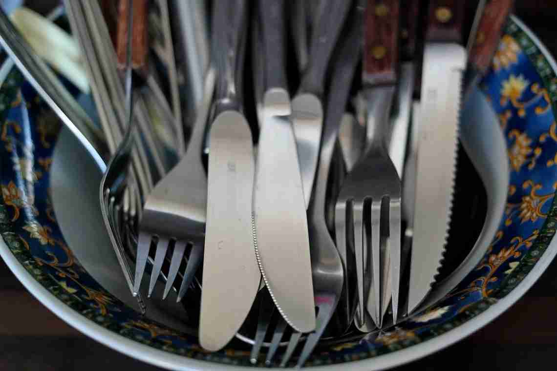 Мельхіоровий посуд: способи очищення в домашніх умовах