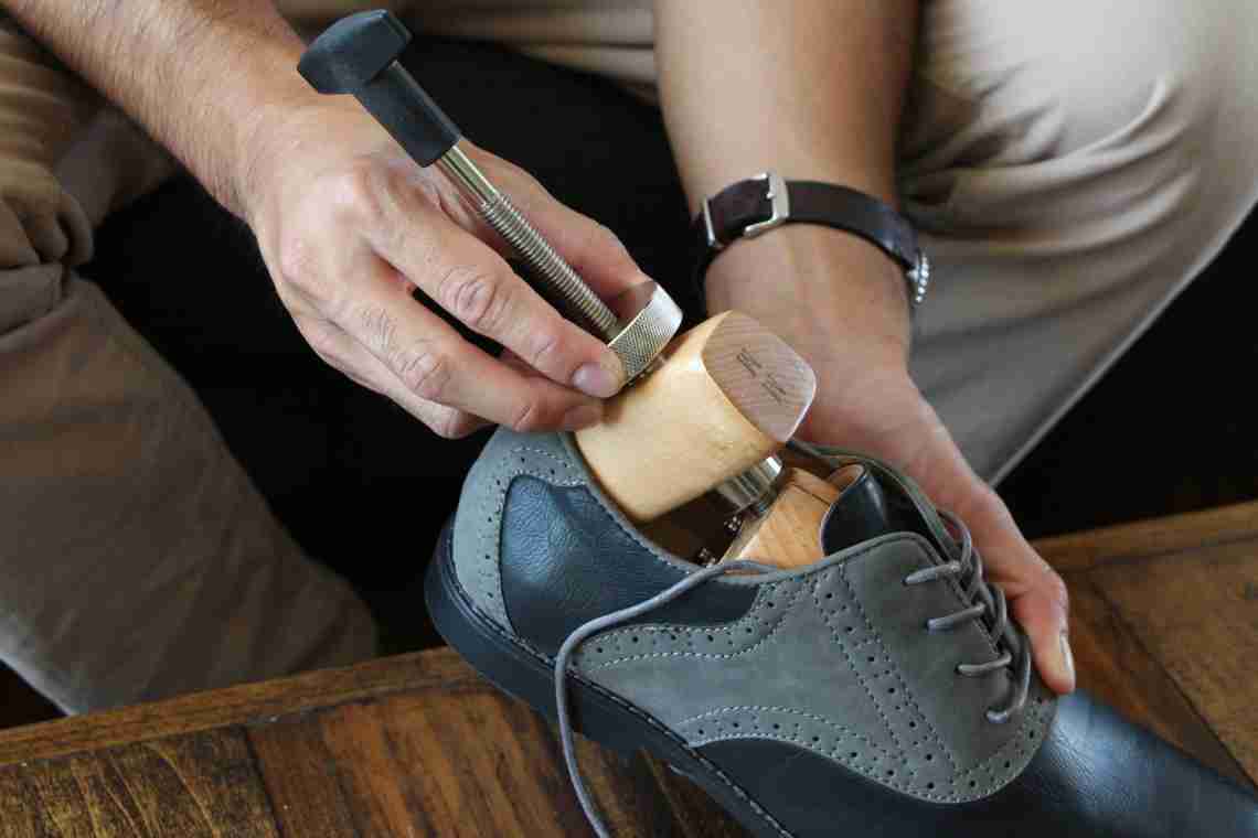 Як розтягнути кросівки самостійно в домашніх умовах?