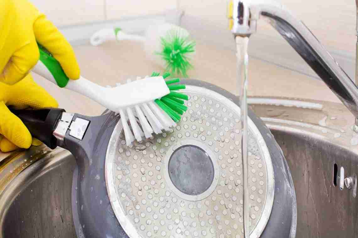Способи очищення емальованого посуду підручними засобами