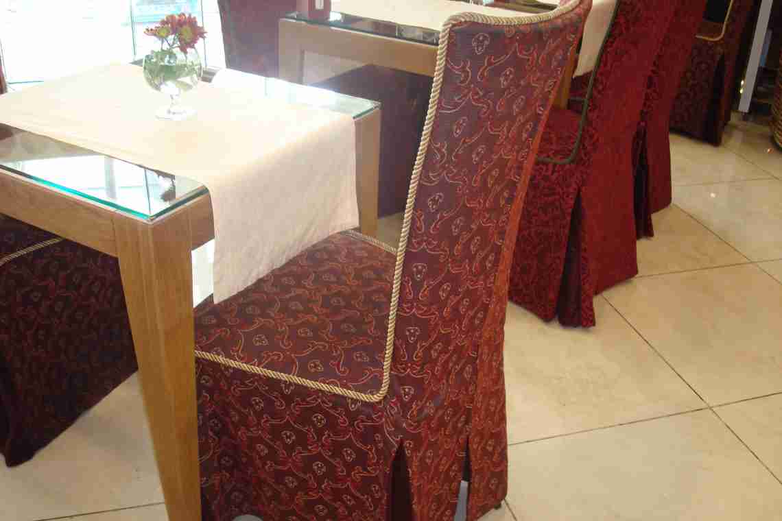 Модна ковдра для меблів: чохли на стільці своїми руками