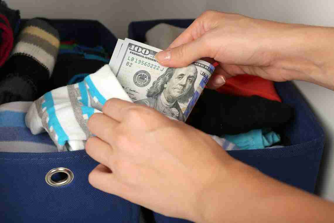 Як зберігати гроші та документи в подорожі