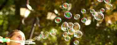 Як провести досліди з мильними бульбашками?