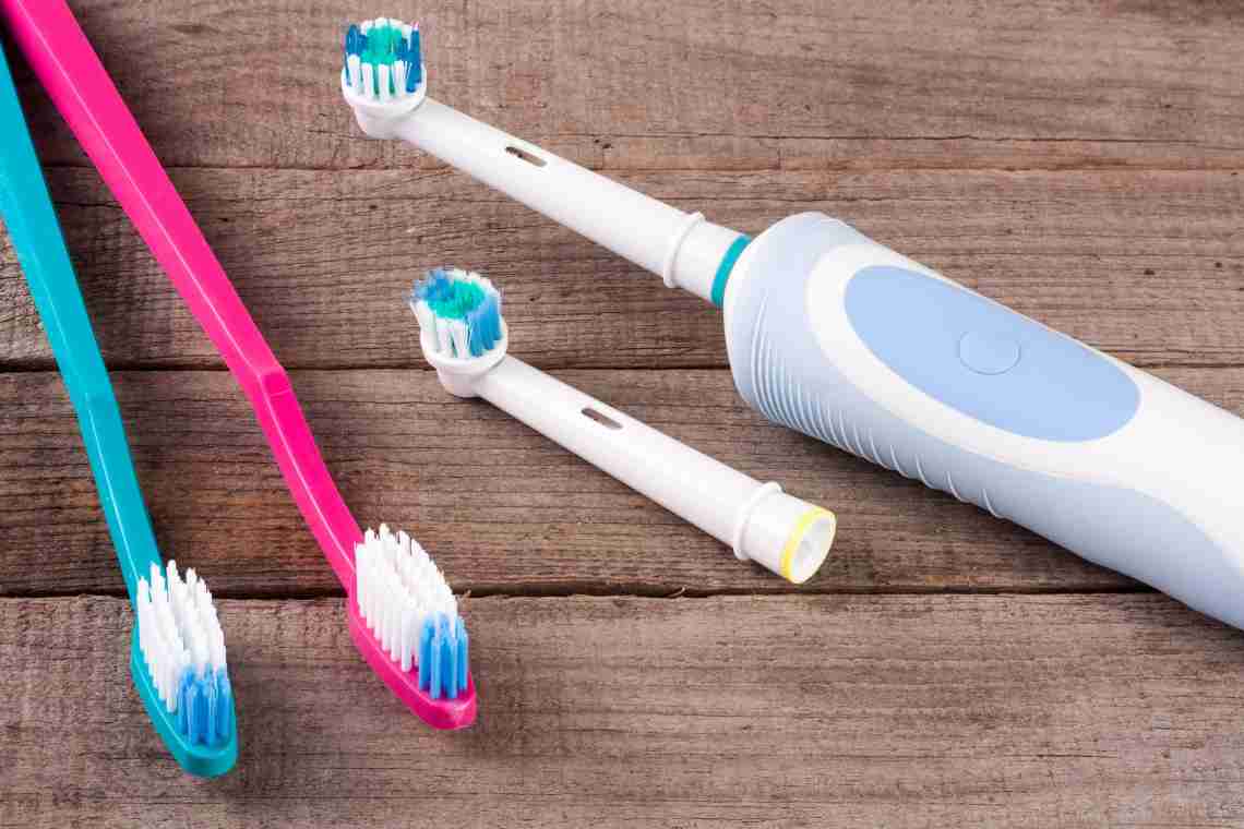 Як можна використовувати зубну щітку при прибиранні будинку