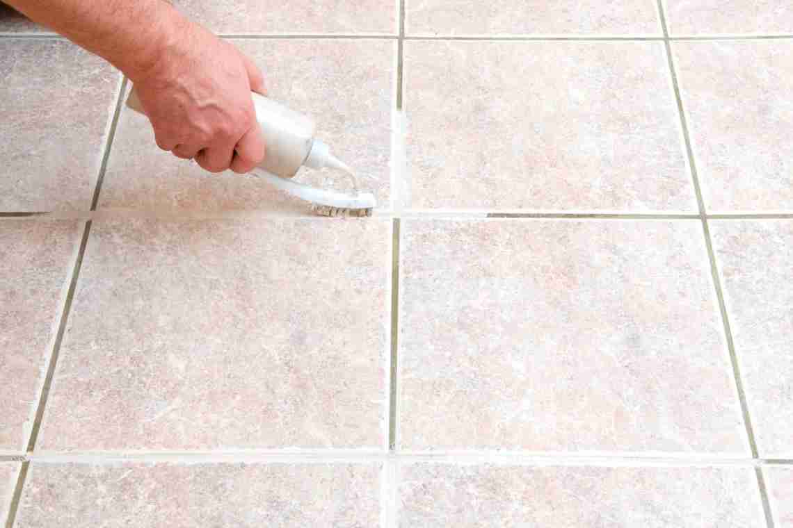 Як почистити шви між плитками без використання хімії
