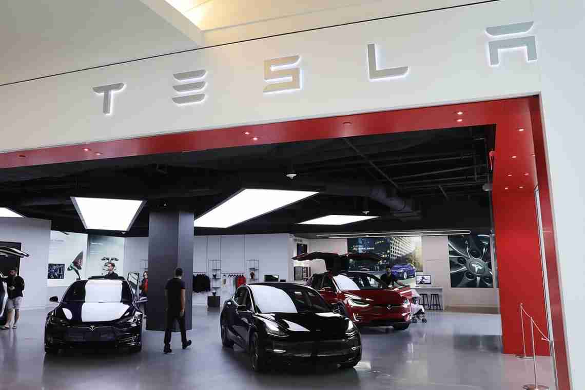 Tesla стала першим автовиробником з величиною капіталізації більше $1 трлн