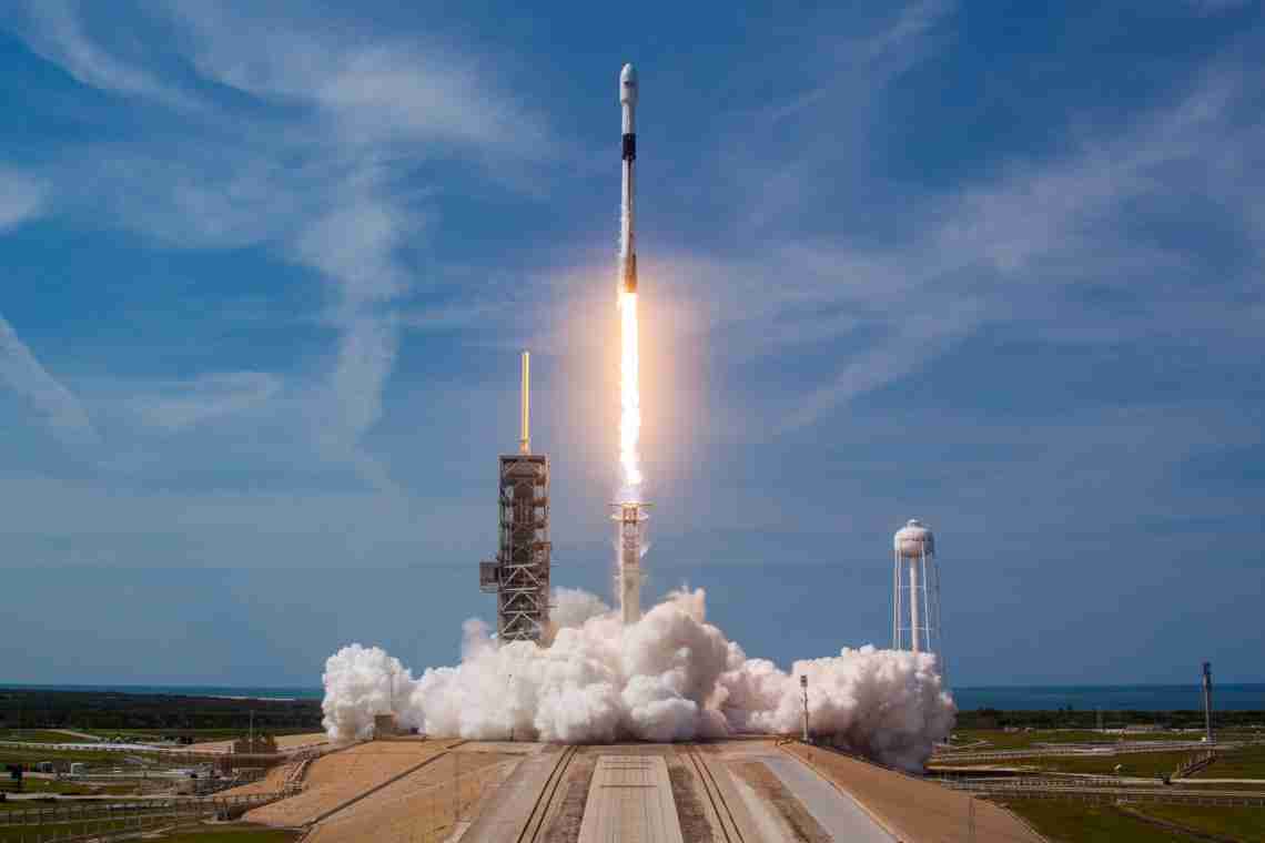 Ілон Маск: SpaceX будує величезні плавучі космодроми для ракет надважкого класу