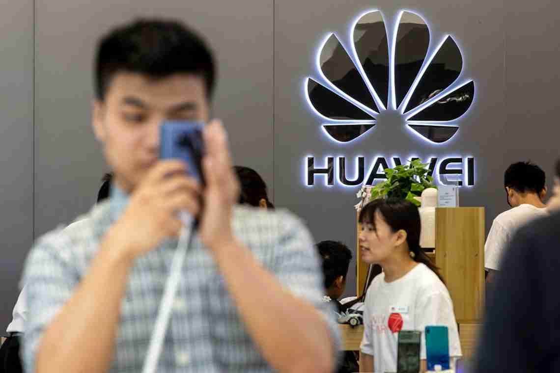 Незважаючи на великі проблеми, глобальні продажі Huawei продовжують рости "