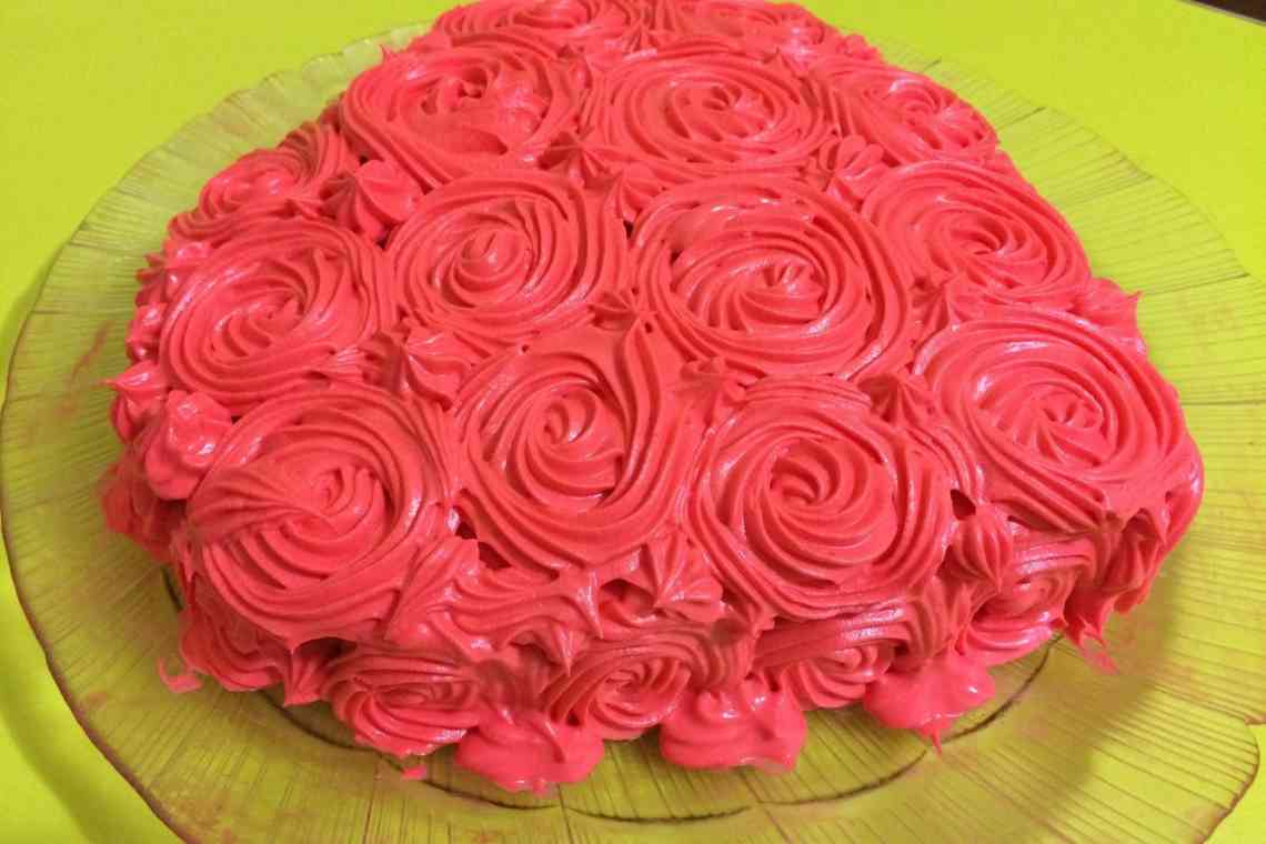 Торт з трояндами. Прикраса тортів. Крем для розочок на торт