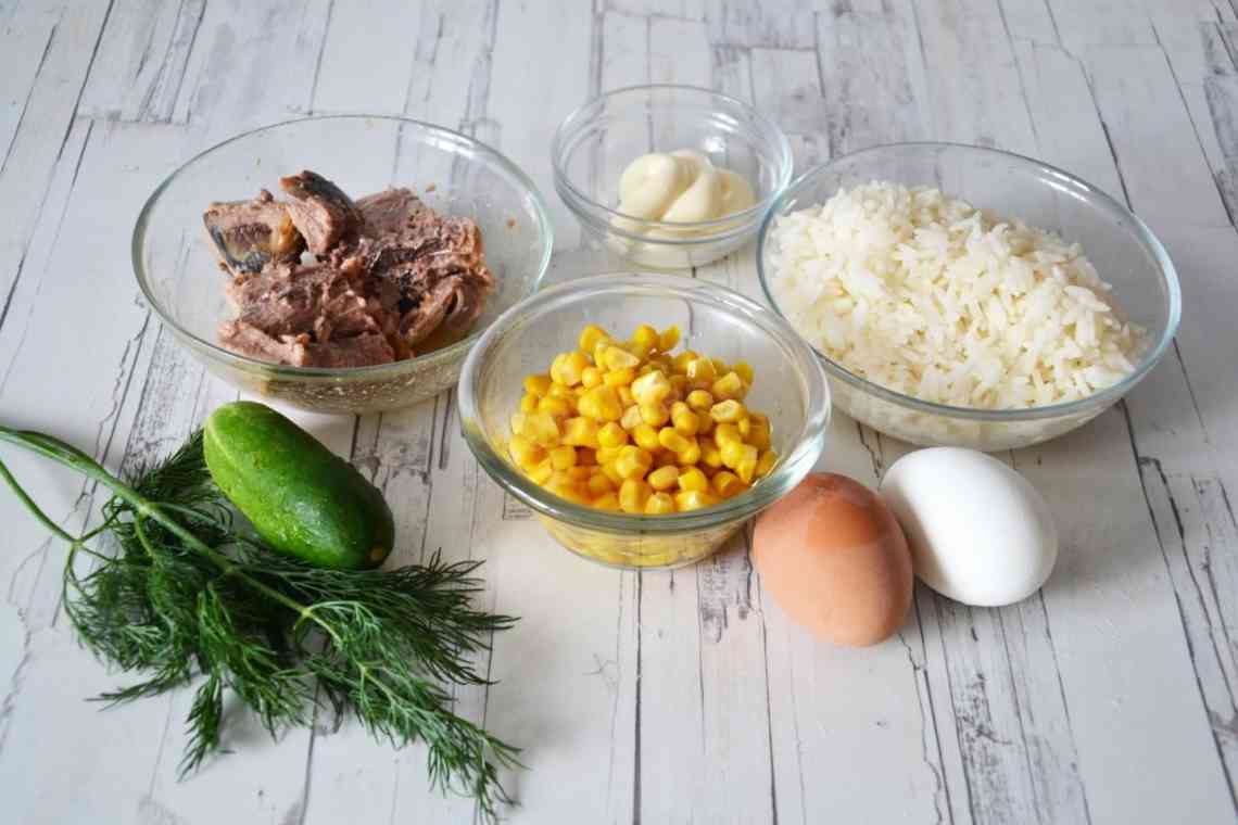 Салат з кукурудзи, помідорів і огірків: рецепти та варіанти приготування з фото, інгредієнти, приправи, калорійність, поради та рекомендації