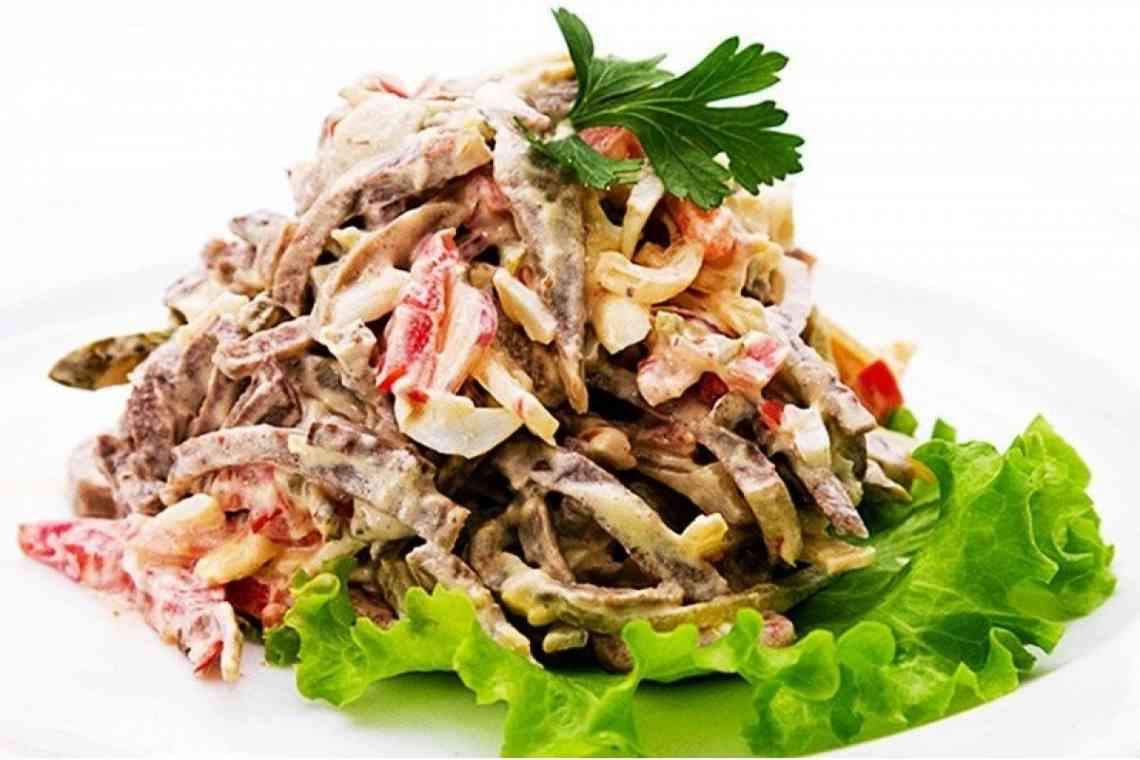 Смачний салат з язиком свинячим: рецепт