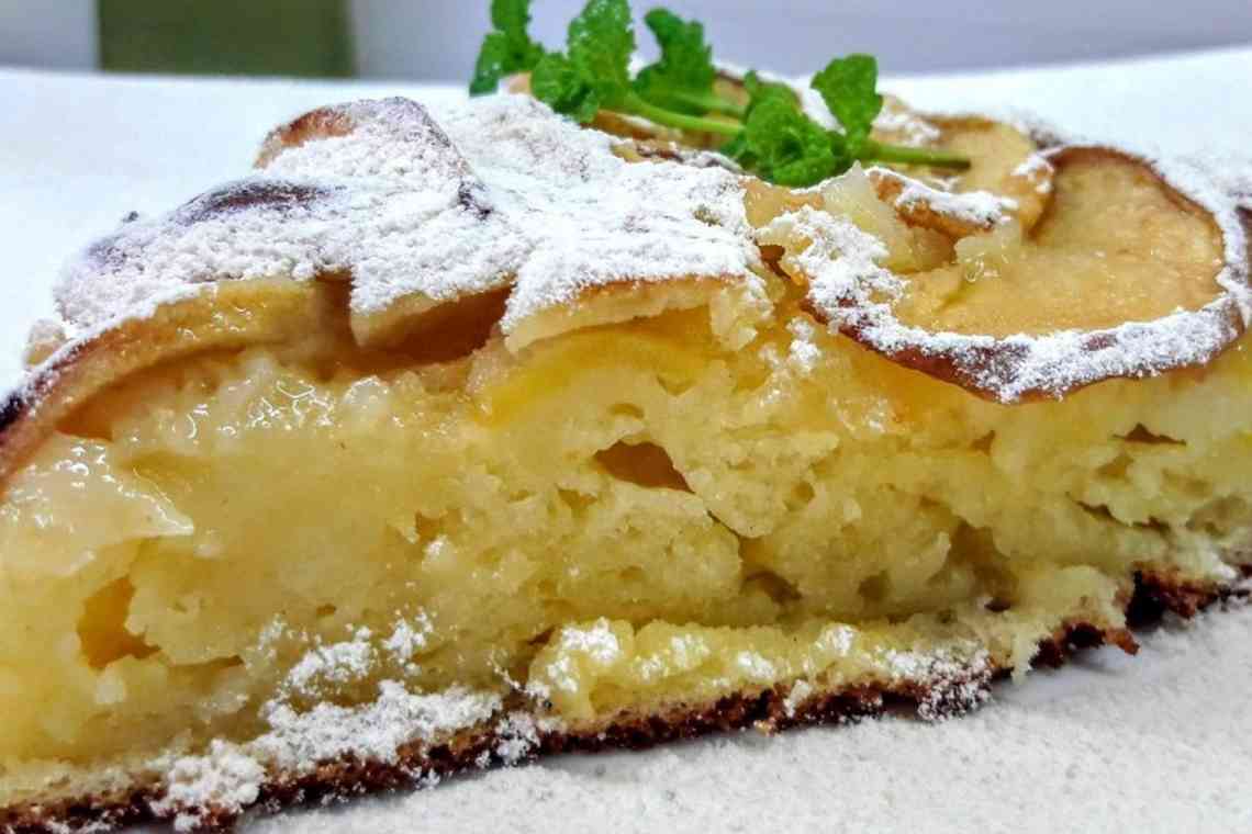 Пиріг на сковороді з яблуками: рецепти і правила приготування
