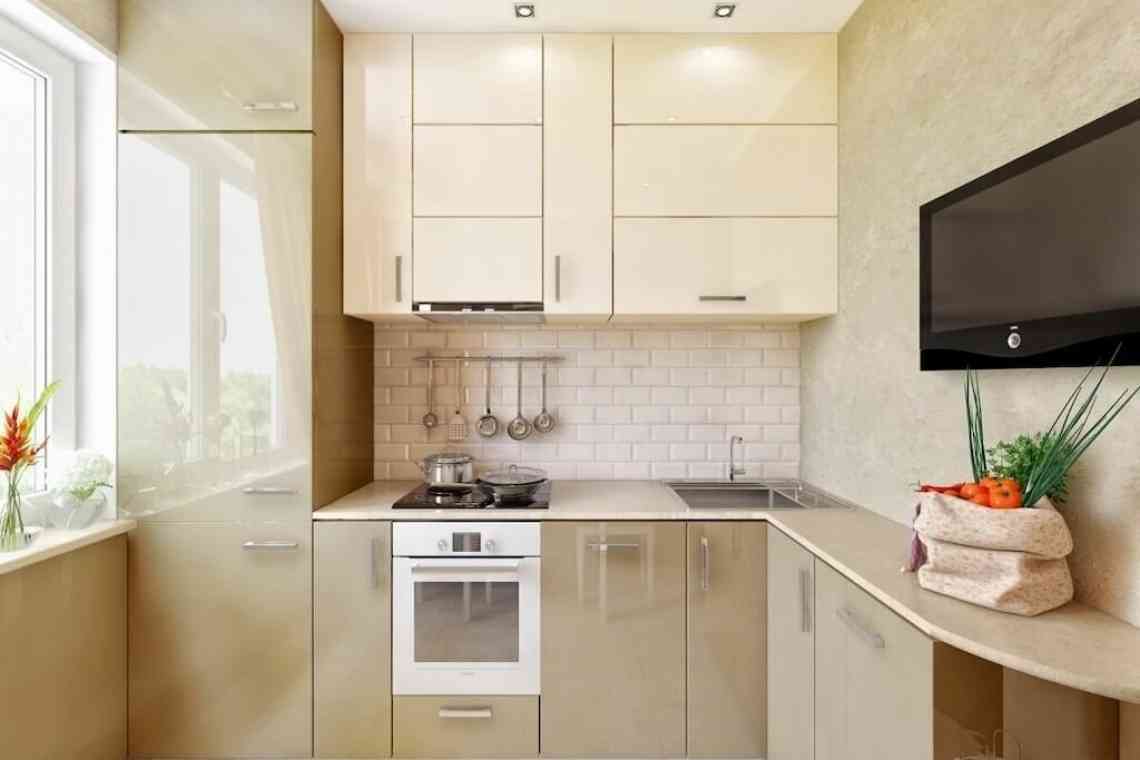 Дизайн маленької кухні площею 7 кв. м з холодильником