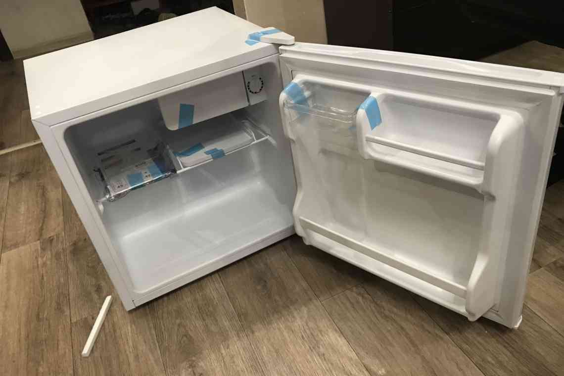 Холодильники з білого скла