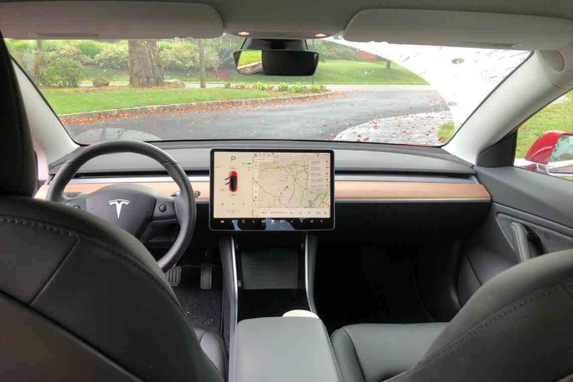 Cadillac випередив Tesla в тесті системи напівавтоматичного управління водінням