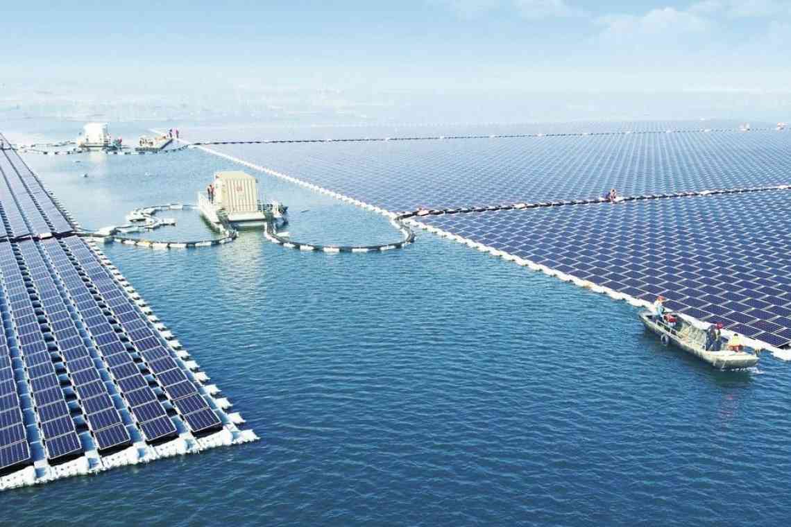У Сінгапурі побудували найбільшу в світі морську плавучу сонячну електростанцію