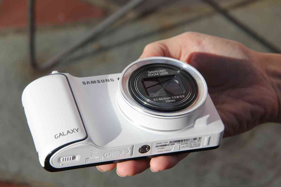 Samsung створить надтонкі лінзи для камер смартфонів майбутнього