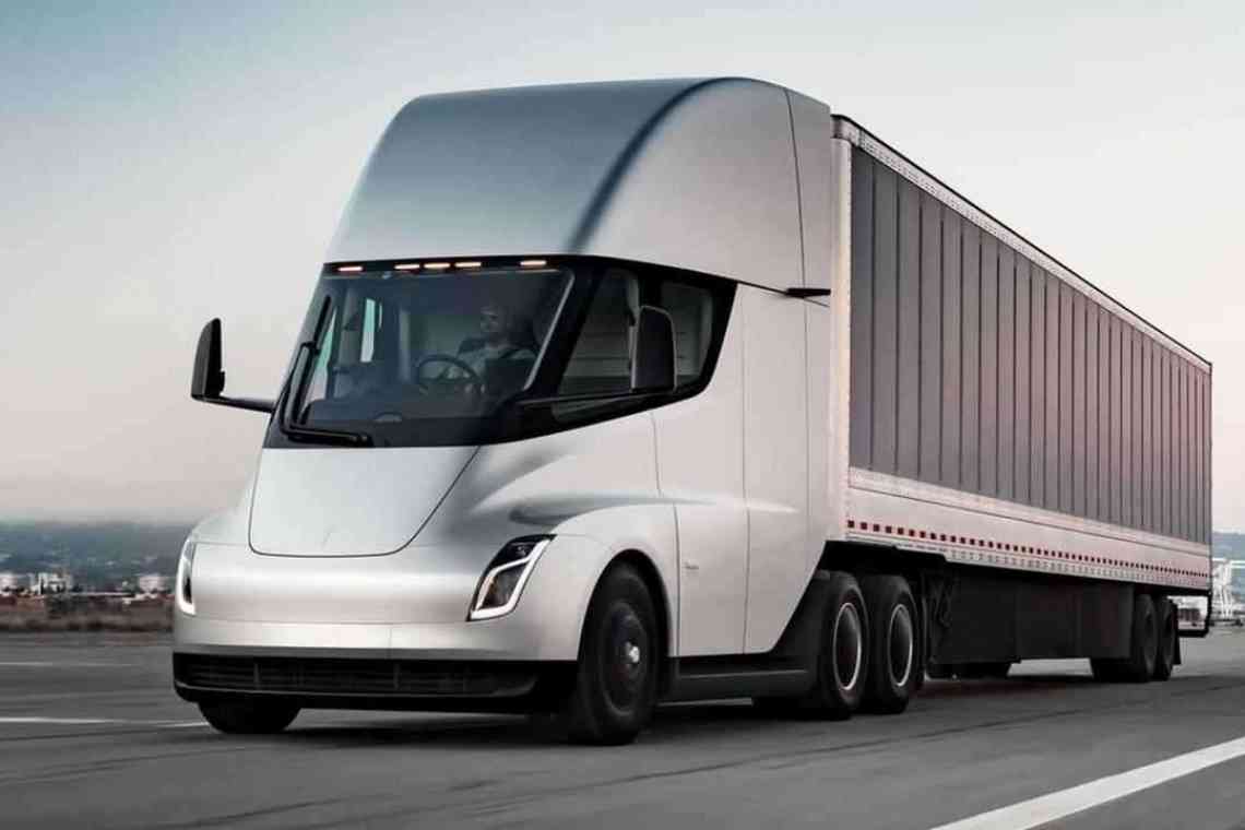 Tesla опублікувала відео випробувального заїзду вантажівки Semi