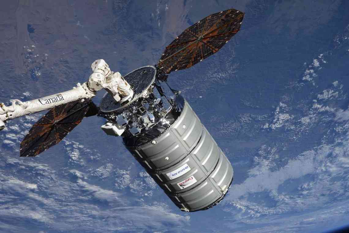 NASA вибрало SpaceX, Orbital і Sierra Nevada для подальшої доставки вантажів на МКС "