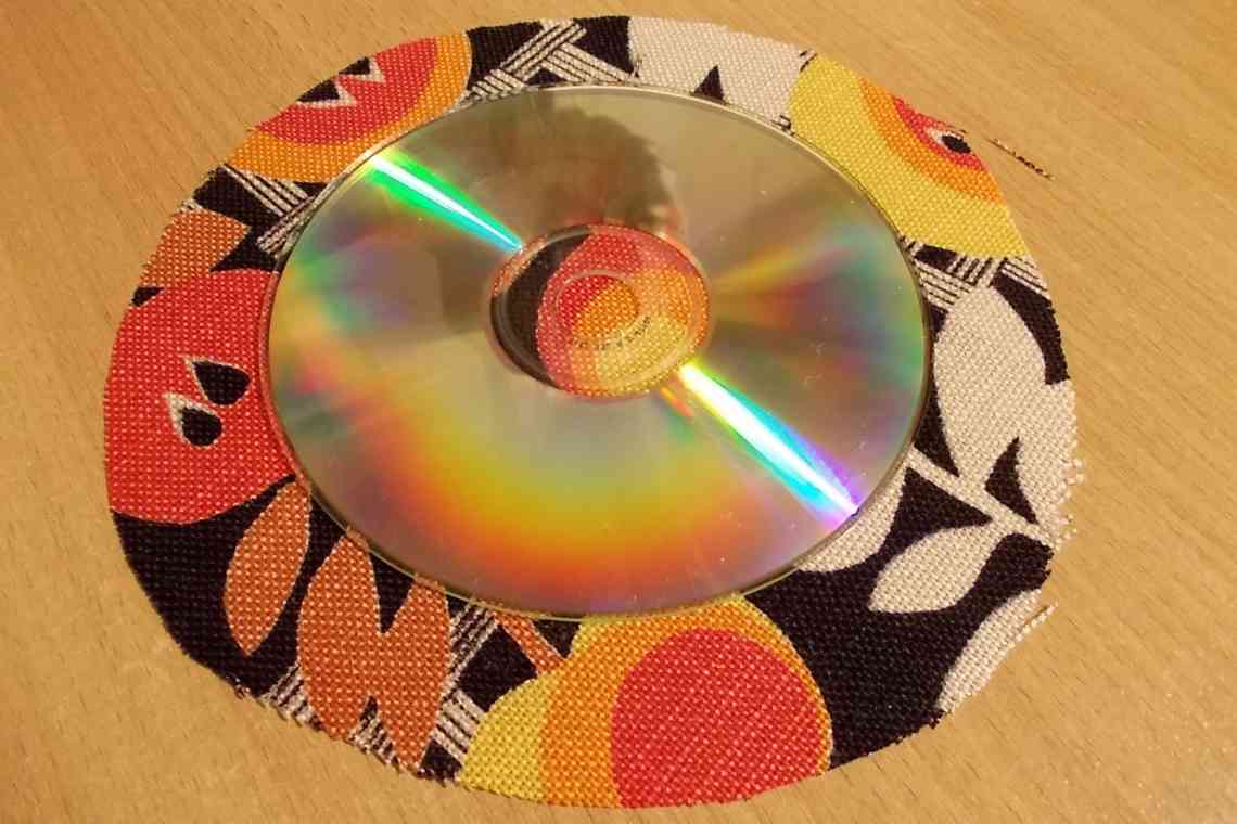 Як зі старих CD дисків зробити стильну IT-підставку