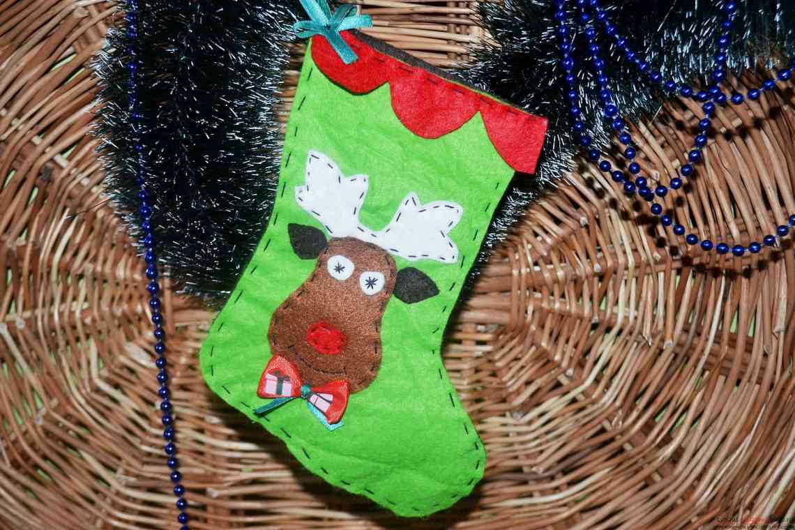 Дізнаємося як виготовити різдвяну шкарпетку своїми руками?