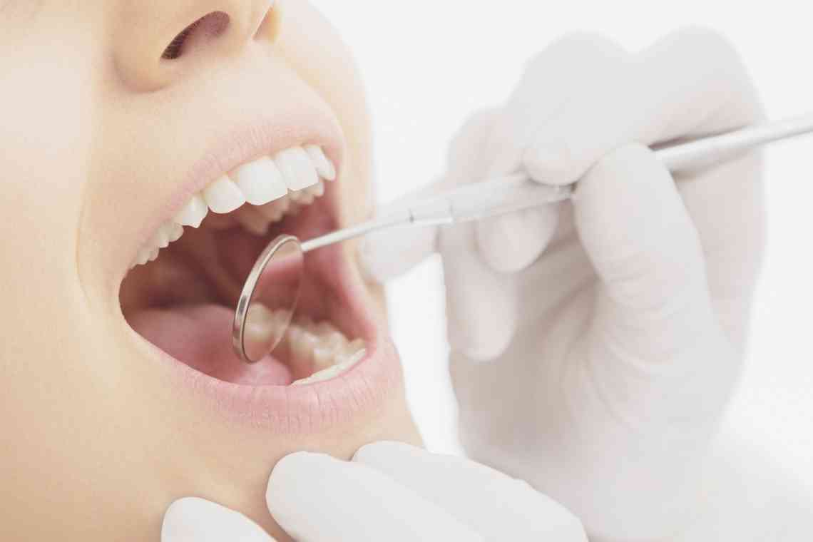 Що робити, якщо кришаться зуби: актуальні рекомендації