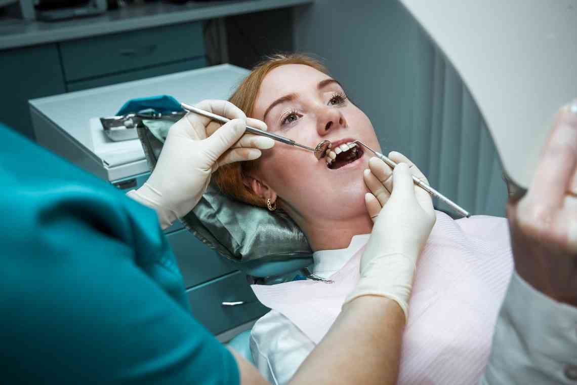 Видалення корінного зуба: чим загрожує і що робити самому пацієнту?