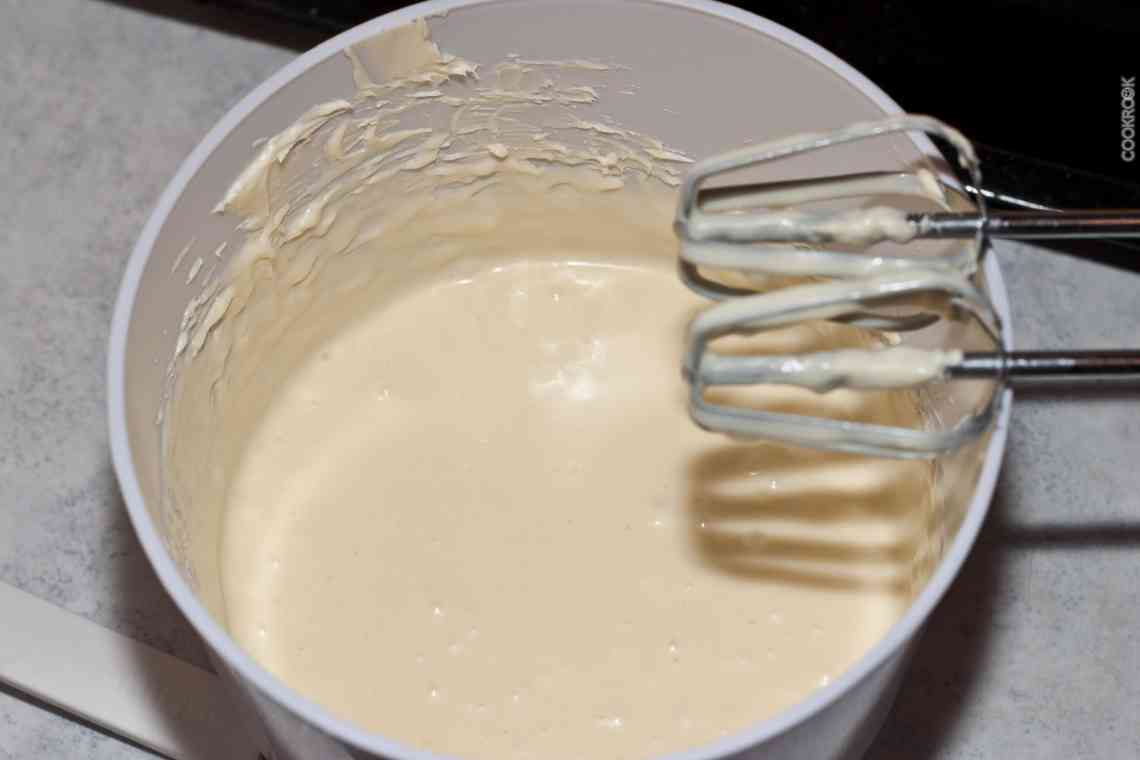 Дізнаємося як зробити крем для торта в домашніх умовах: рецепти приготування