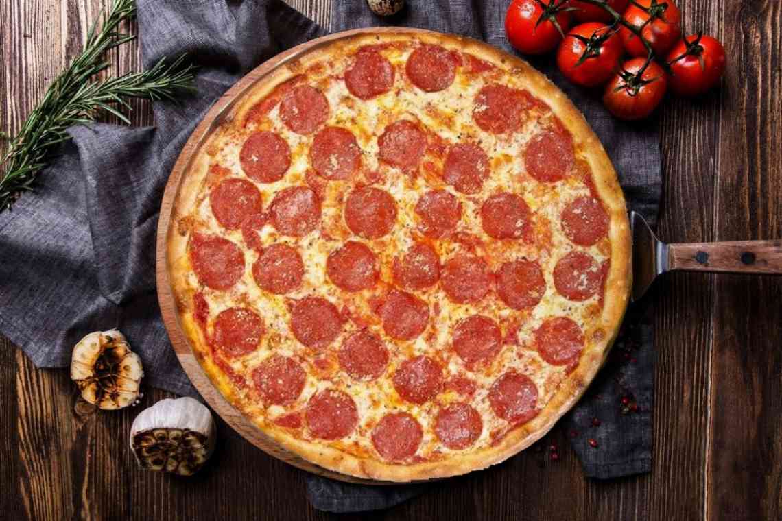 Склад і калорійність піци пепероні