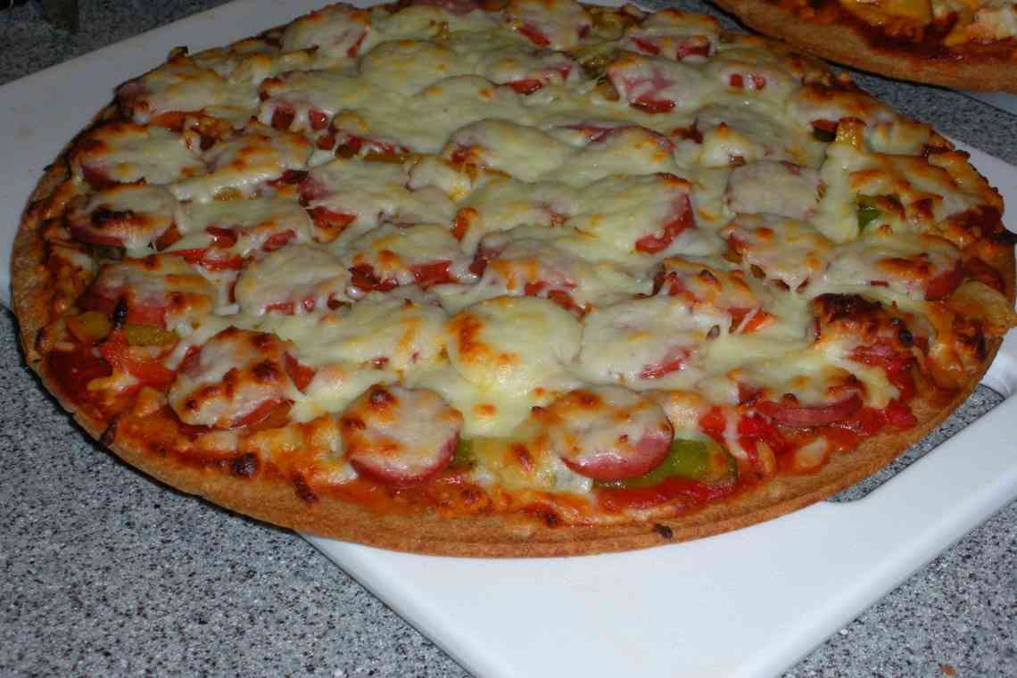 Піца з сосисками по краях: покроковий рецепт приготування з фото