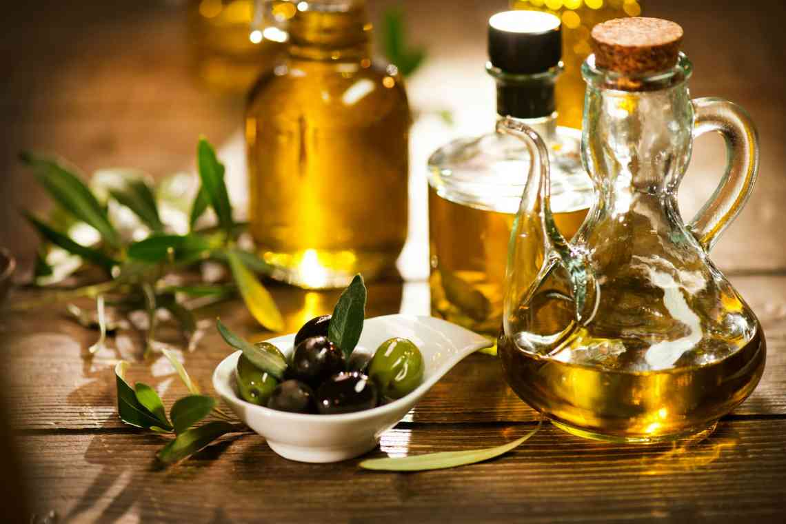Олія оливкова: склад, властивості та використання. Оливкова олія для смаження і для салатів
