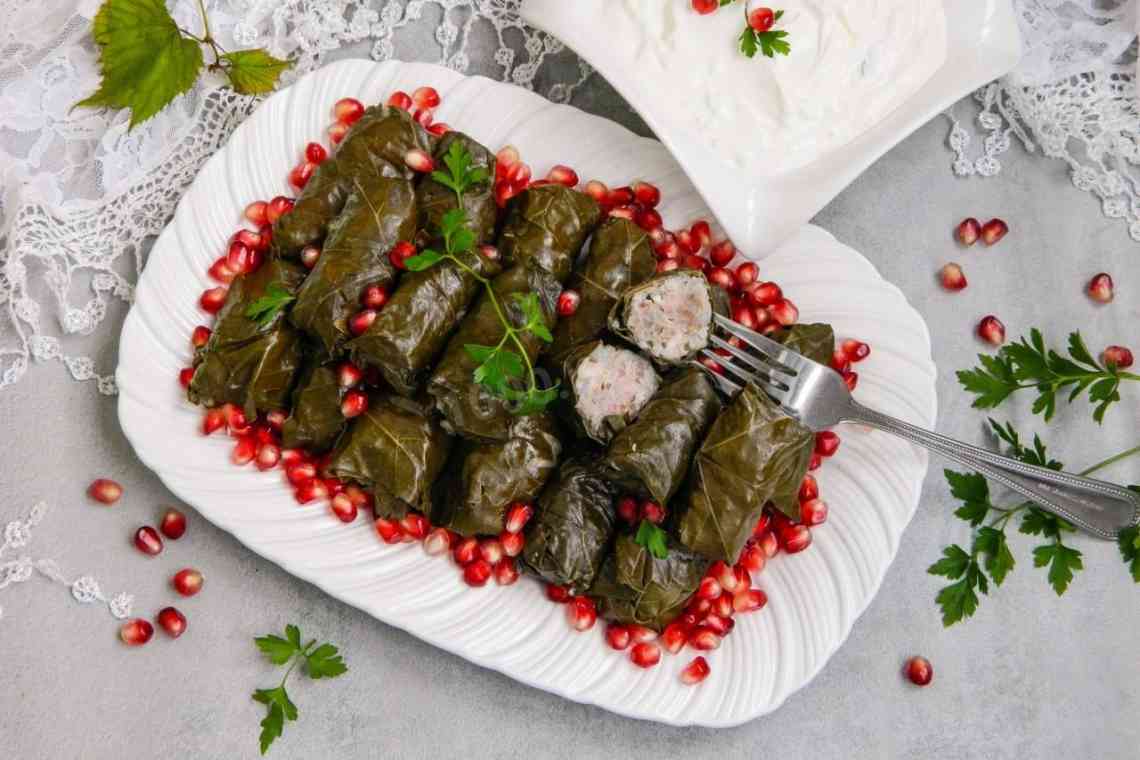 Дізнаємося як правильно приготувати долму з виноградного листя за вірменським рецептом?