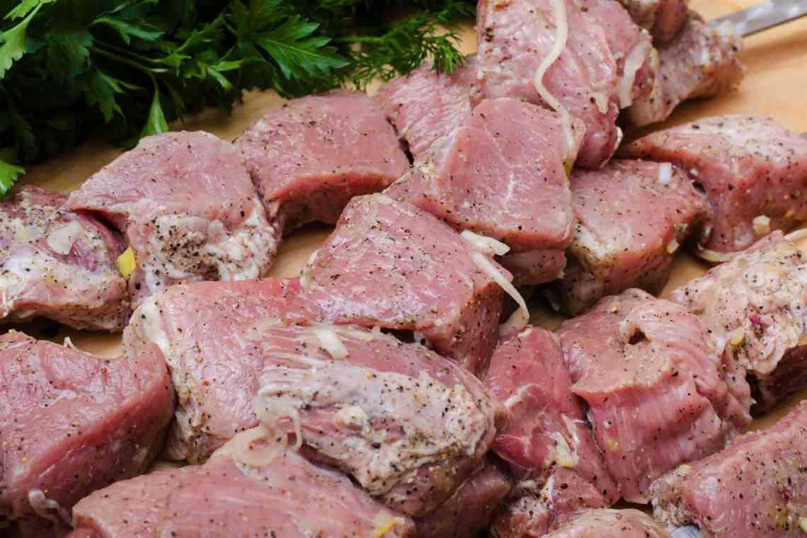 Яке м'ясо краще брати на шашлики: свинину, яловичину, баранину чи птицю?