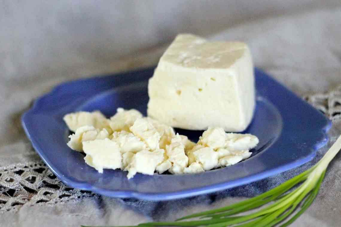 Дізнаємося як виготовити сир з кефіру: рецепт