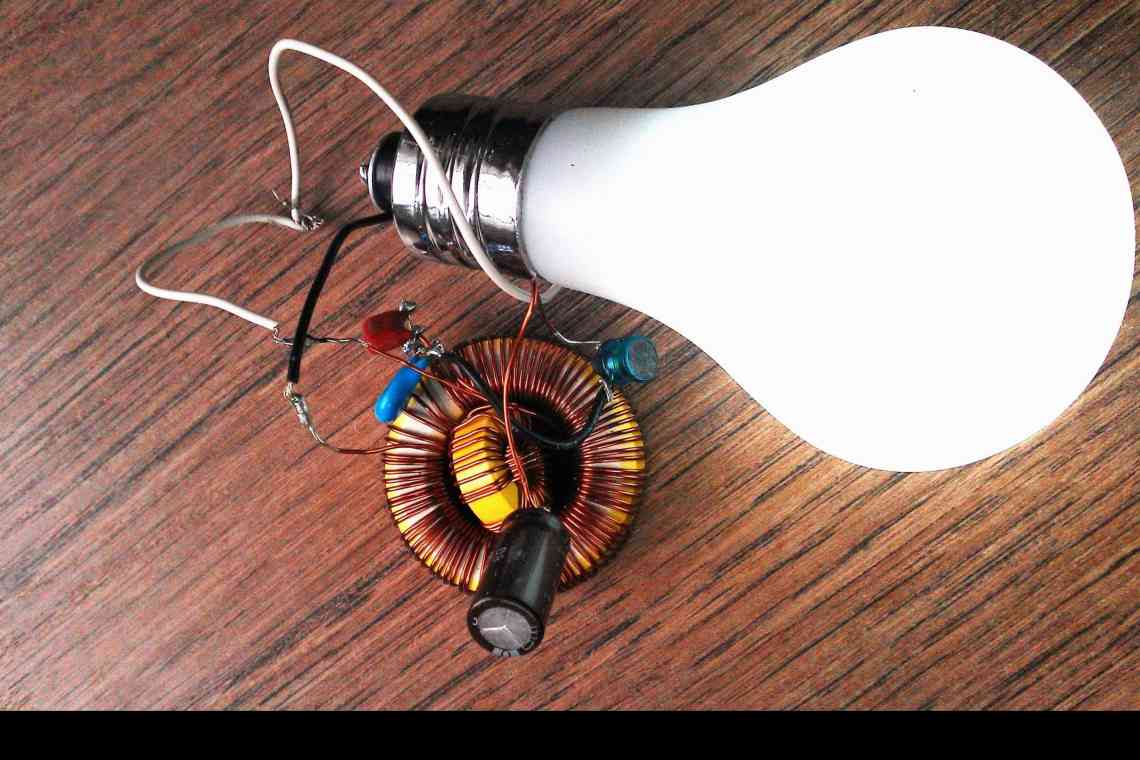 Як зробити лампочку працюючу без електричного середовища