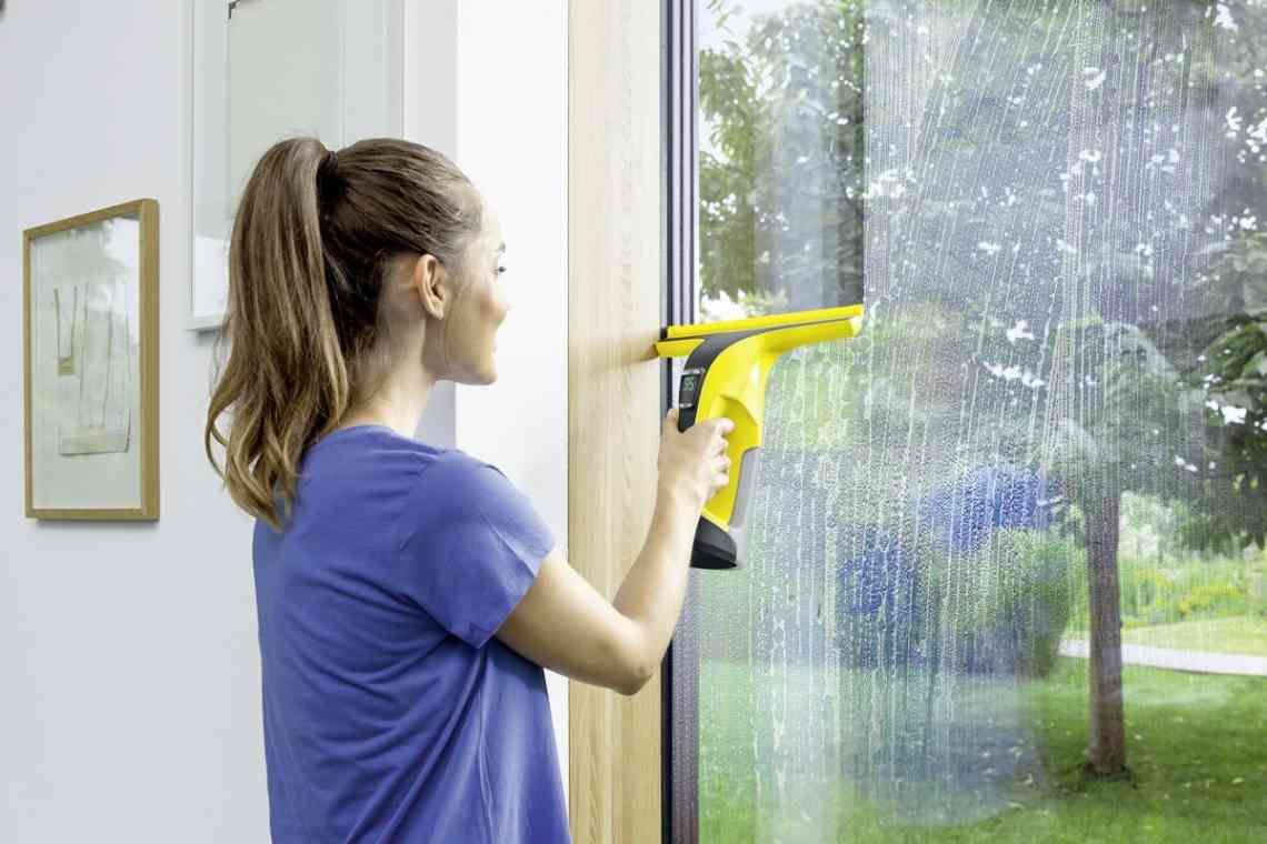 Як заощадити на засобі для миття вікон?