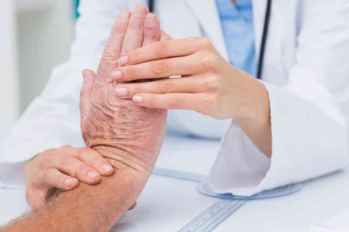 Причини та лікування тремору рук