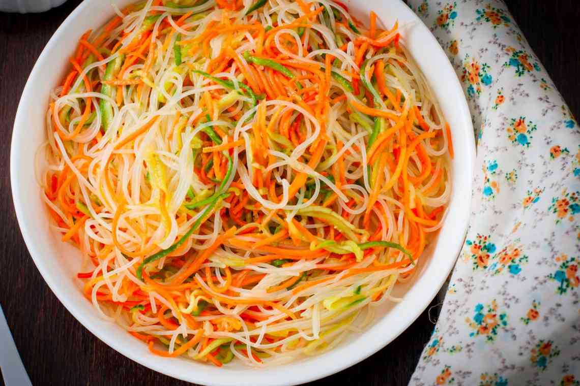 Фунчоза з овочами: рецепти приготування смачного гарніру та гострого салату