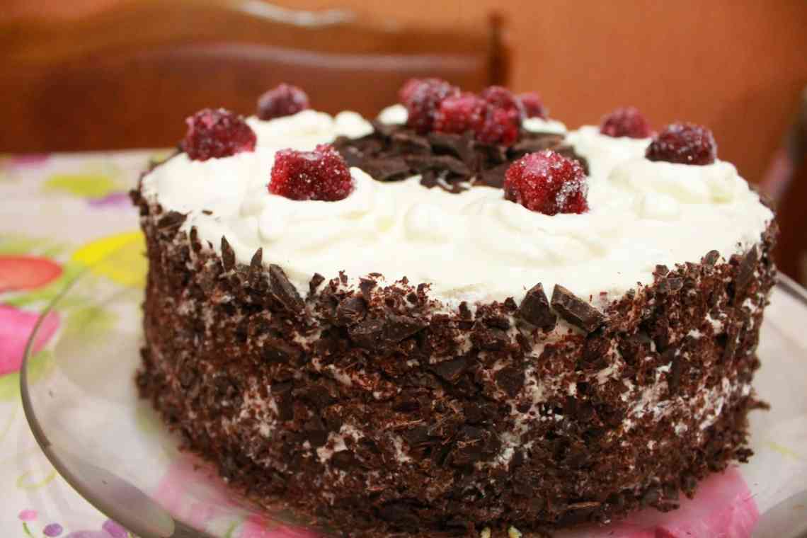 Торт шоколадно-вишневий: рецепти і варіанти приготування