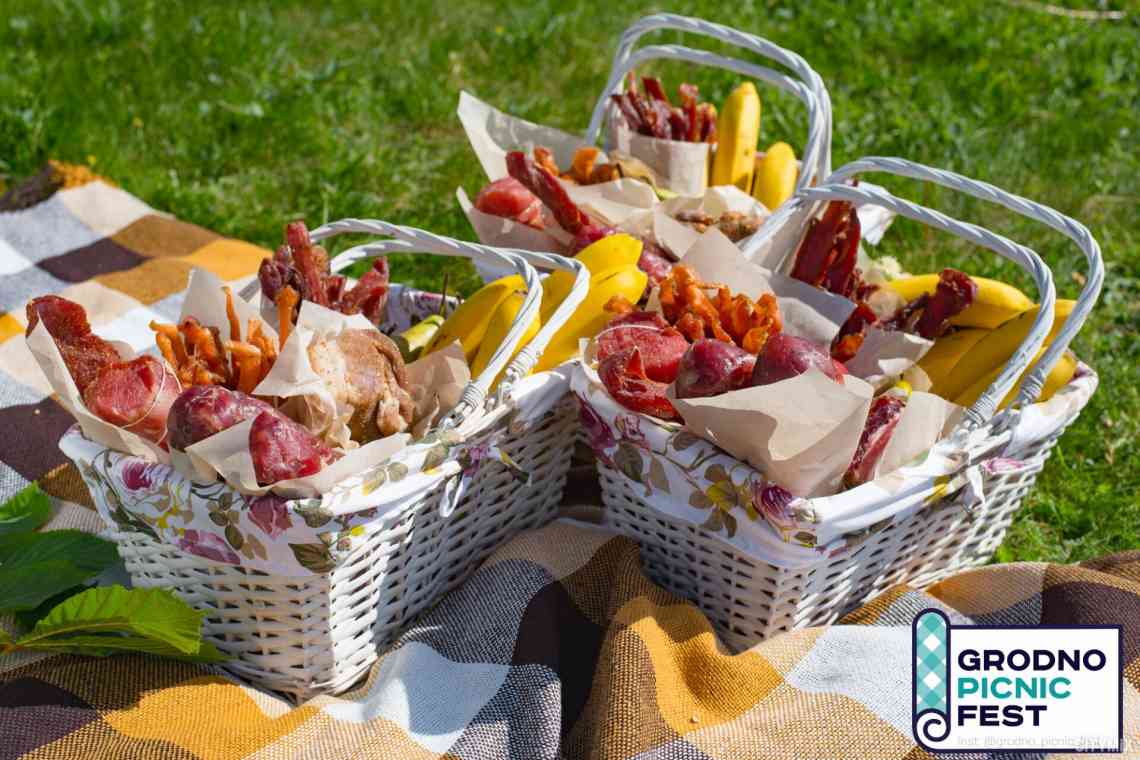 Дізнаємося що взяти на пікнік з їжі та розваг?