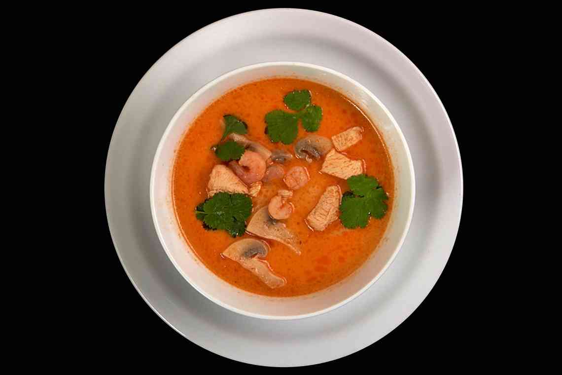 Гострий суп: рецепт з куркою