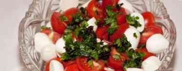 Салат з пармезаном і помідорами: рецепт приготування з фото