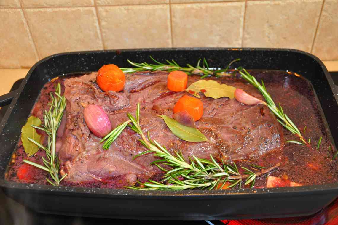 М'ясо в духовці - рецепти приготування, специфічні особливості та відгуки