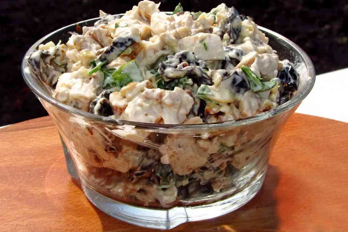 Салат з грибами і кукурудзою: інгредієнти та рецепти і варіанти приготування