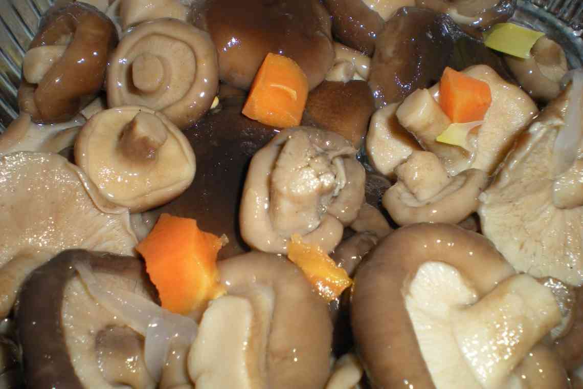 Сироїжки мариновані: рецепт засолки грибів