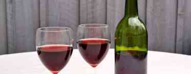 Мистецтво домашнього виноробства: вино з полуниці