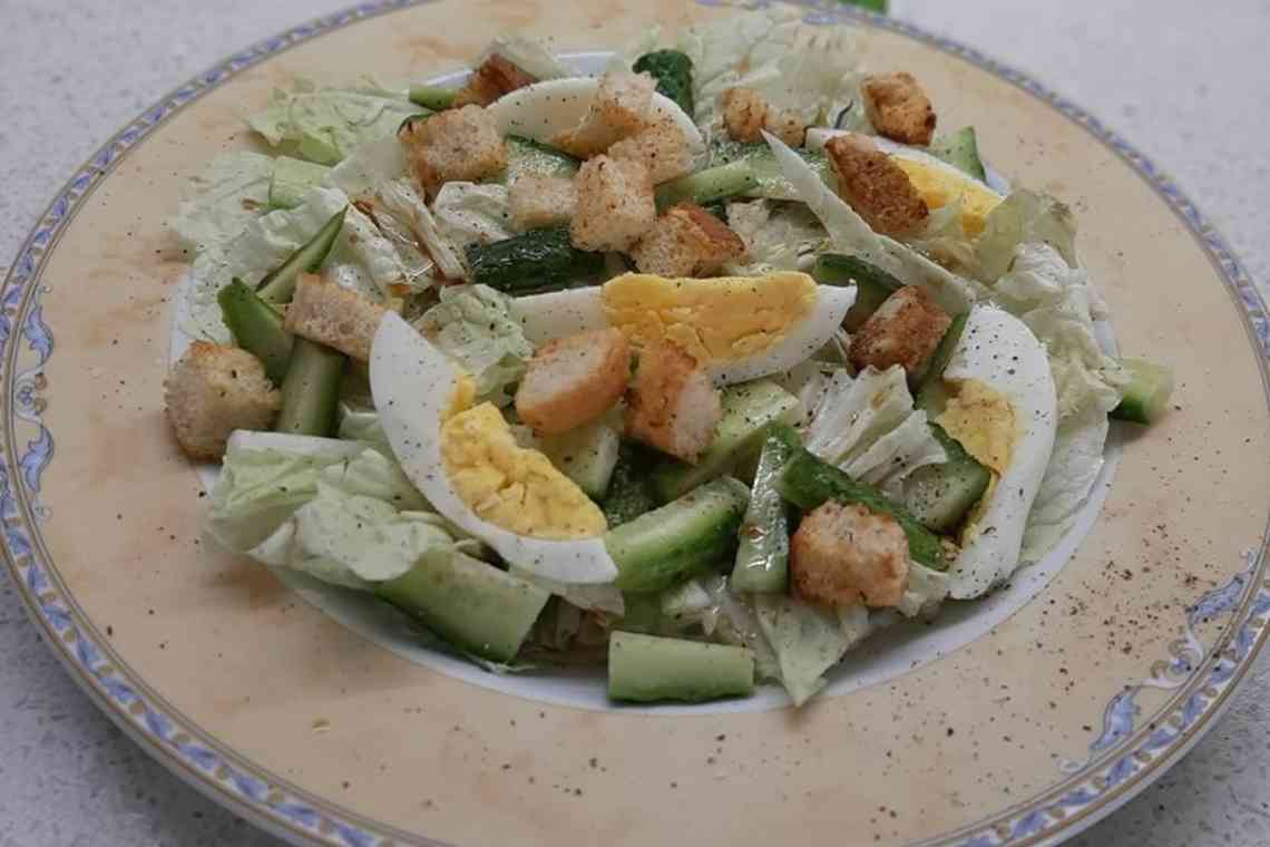 Салат з капустою і кукурудзою: рецепти і варіанти приготування