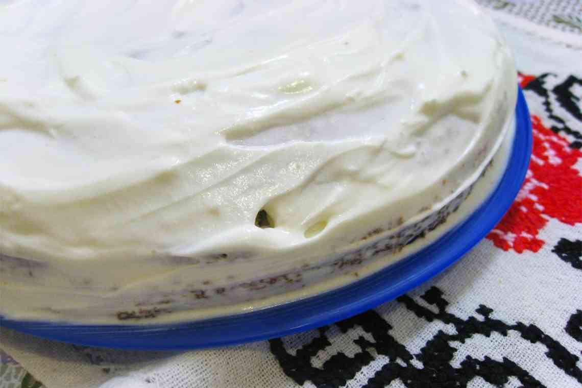 Дізнаємося як правильно приготувати сметанний крем для бісквітного торта